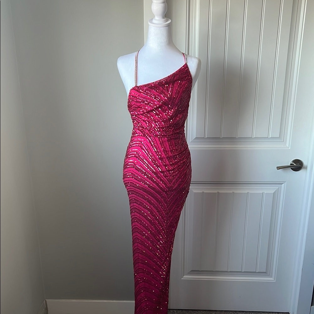 *BNWT Asymmetrical Fuschia Sequin Dress with side split